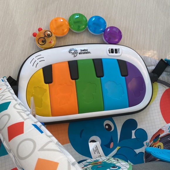 Baby Einstein 4-in-1 Kickin' Tunes Music, Language Play Gym and Piano Tummy Time - Picture 2 of 4